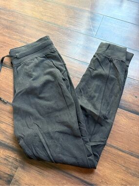 Lululemon ready to rulu joggers size 4